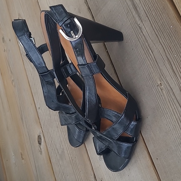 Franco Sarto strappy leather sandal - size 9 - Picture 2 of 7